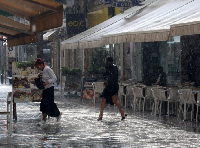 Κίτρινη προειδοποίηση για μεμονωμένες καταιγίδες και χαλάζι με ισχύ ως Παρασκευή απόγευμα